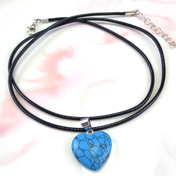 Natural Stone Heart Pendant Necklace​ - Picture 1 of 2